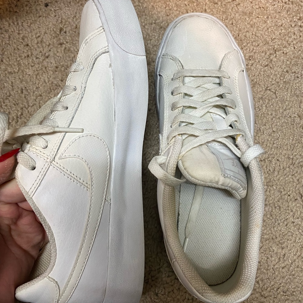 Nike court royale